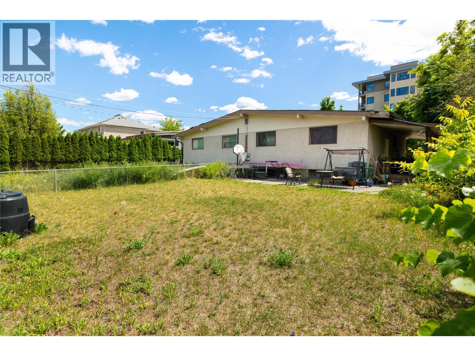 830-832 Leon Avenue, Kelowna, British Columbia  V1Y 6J8 - Photo 8 - 10391314