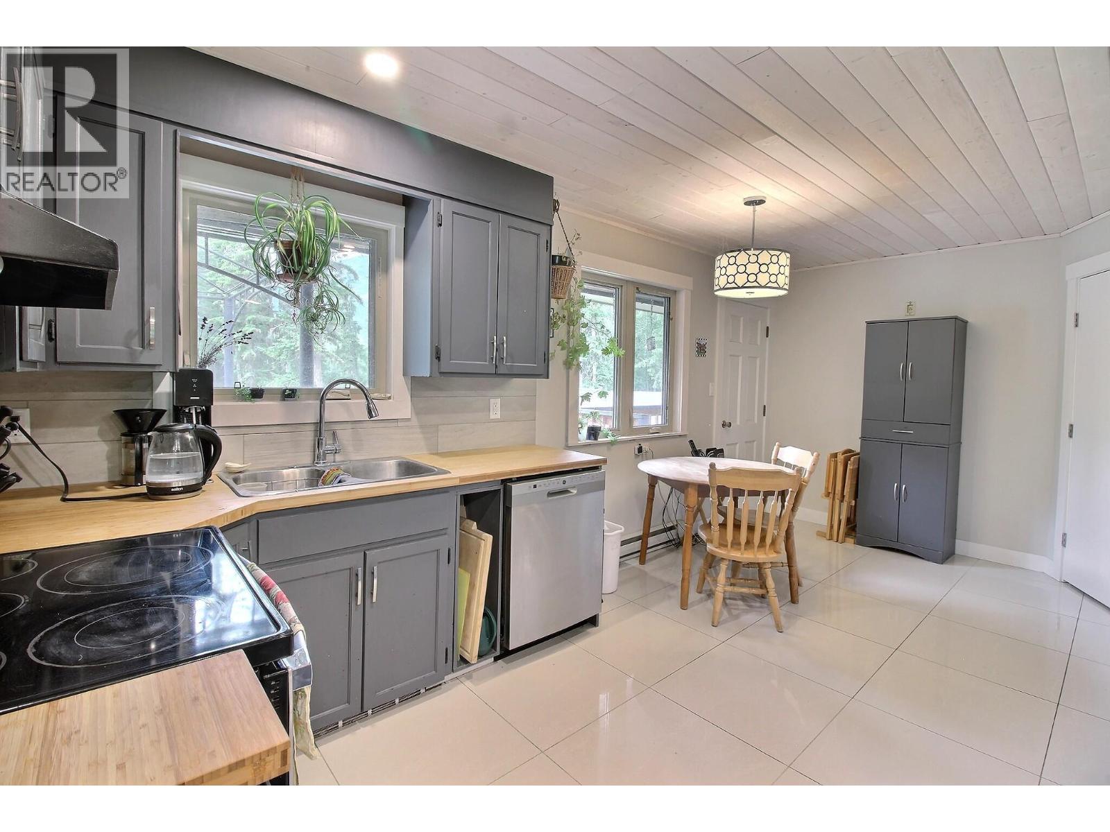 1242 Horse Creek Road S, Golden, British Columbia  V0A 1H7 - Photo 5 - 10395102