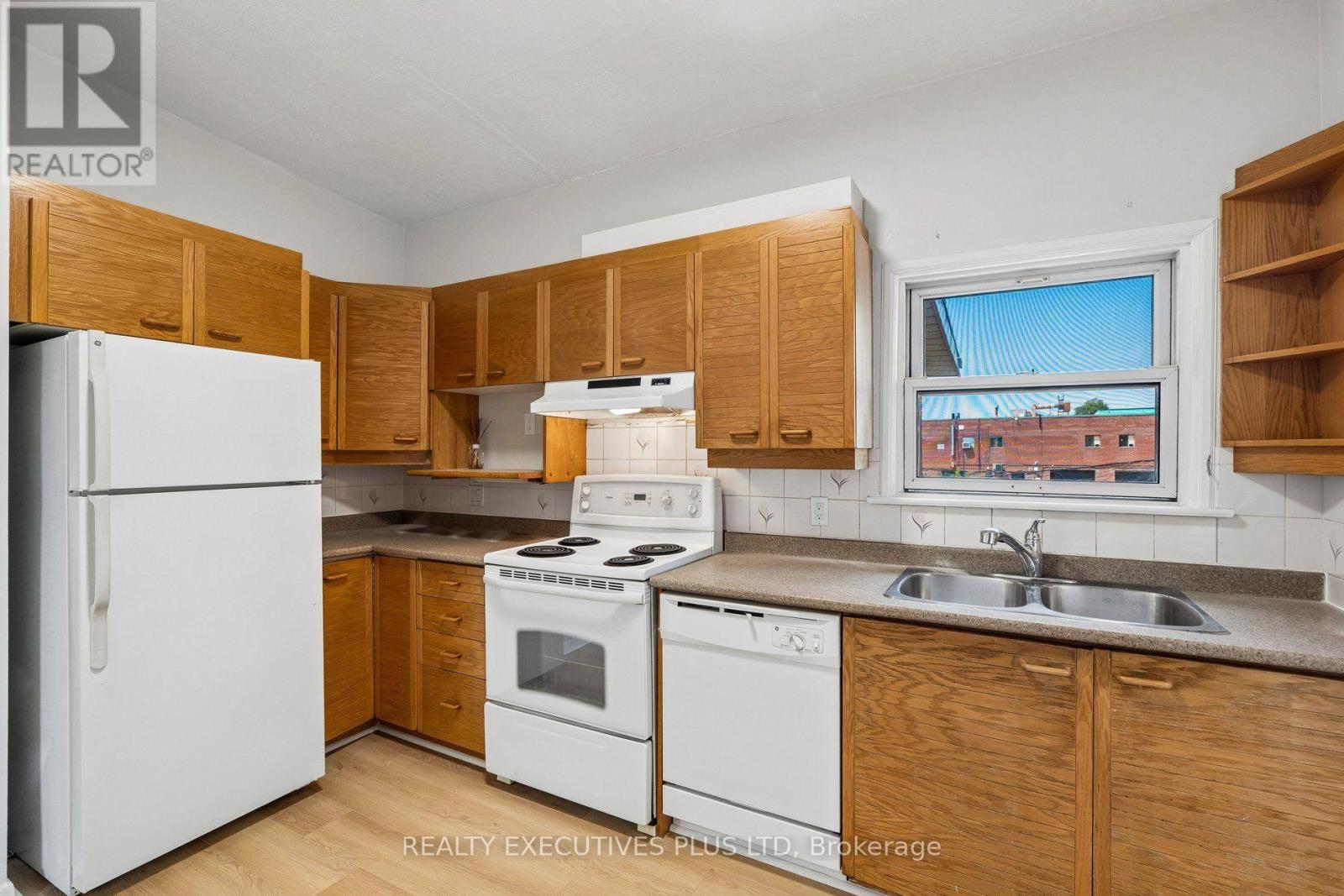 74 Calstock Drive, Toronto, Ontario  M9V 1H2 - Photo 20 - W13628480
