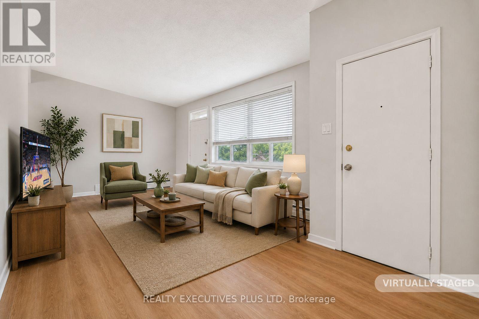 74 Calstock Drive, Toronto, Ontario  M9V 1H2 - Photo 7 - W13628480