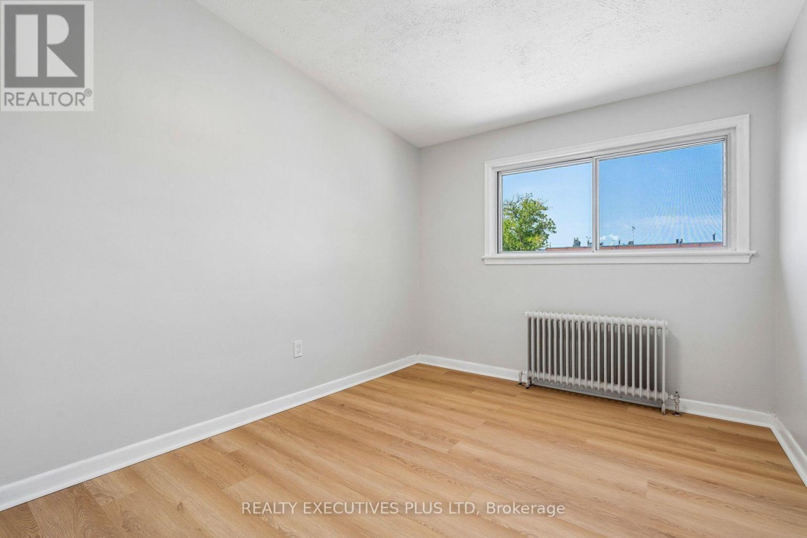 74 Calstock Drive, Toronto, Ontario  M9V 1H2 - Photo 25 - W13628480