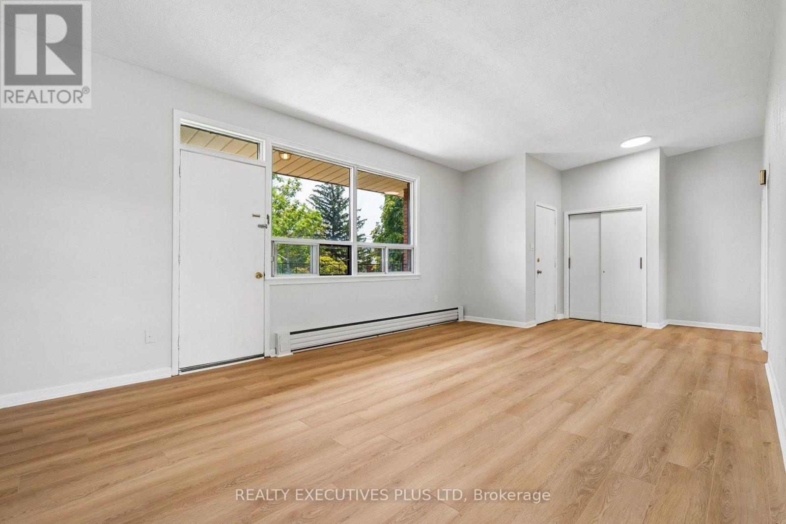 74 Calstock Drive, Toronto, Ontario  M9V 1H2 - Photo 9 - W13628480