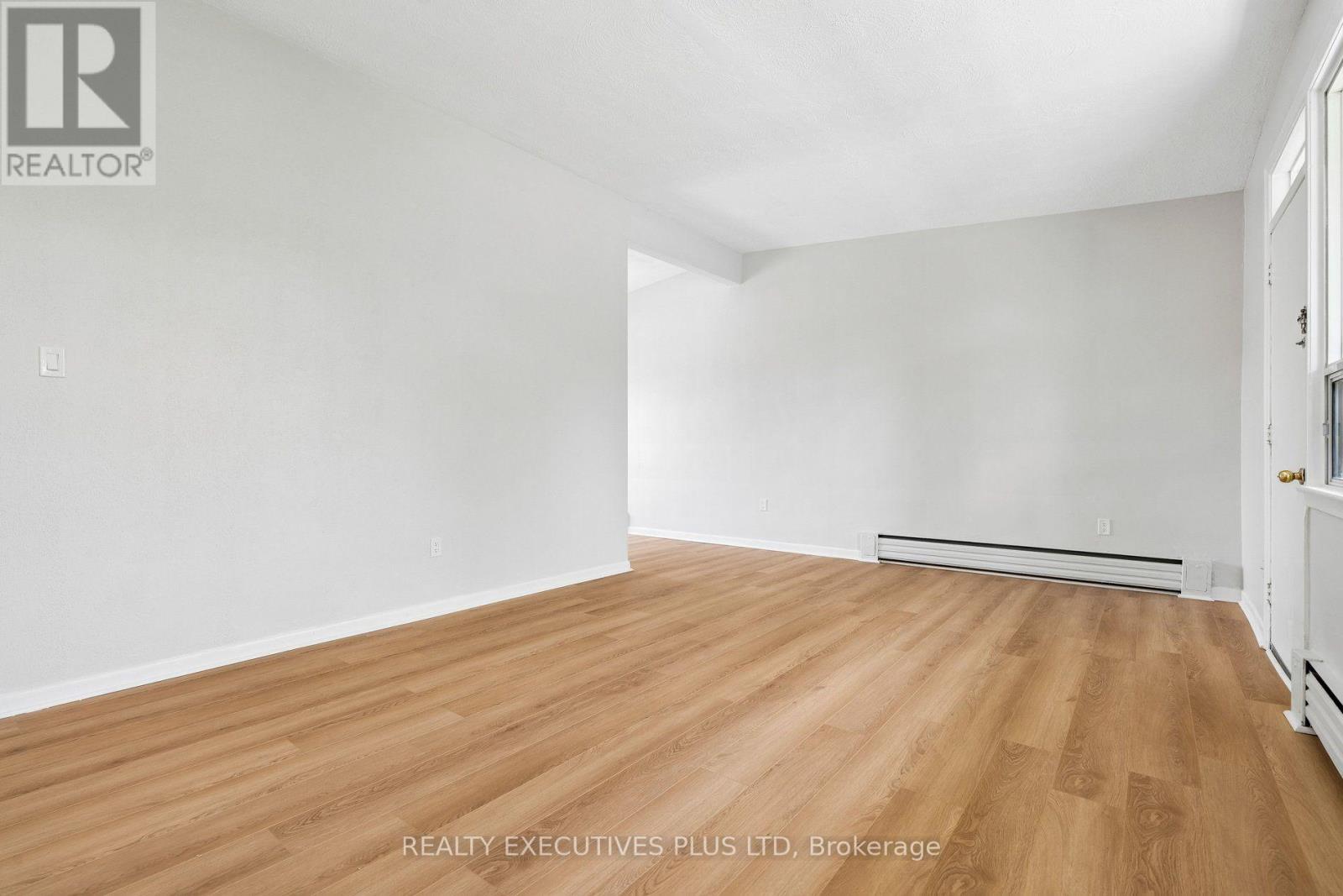 74 Calstock Drive, Toronto, Ontario  M9V 1H2 - Photo 8 - W13628480