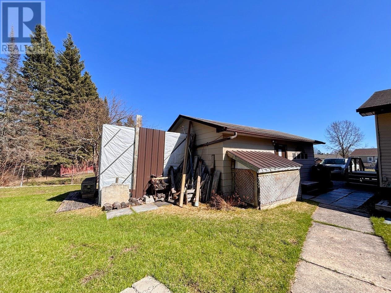 9 Swallow Dr, Manitouwadge, Ontario  P0T 2C0 - Photo 33 - TB2601150