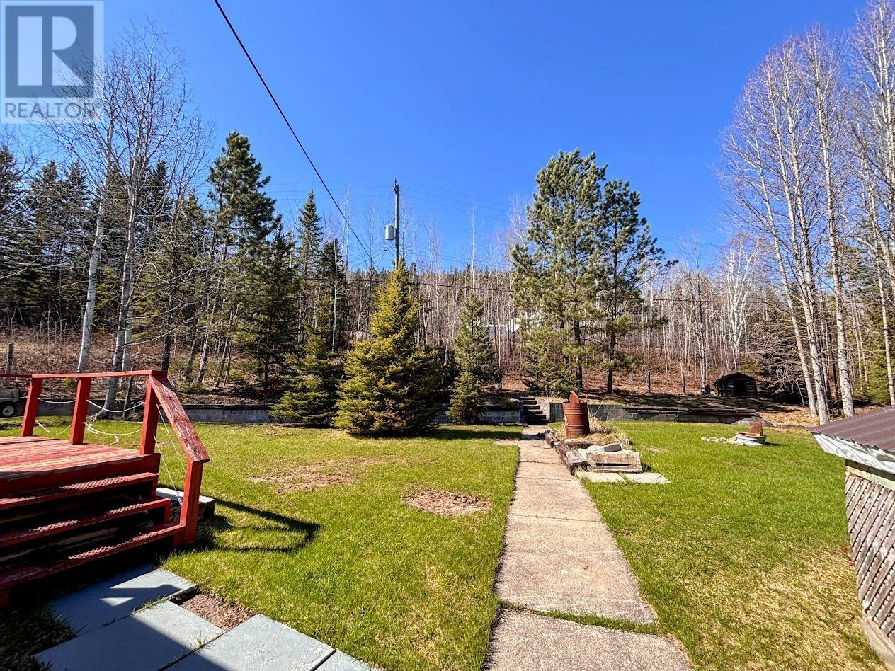 9 Swallow Dr, Manitouwadge, Ontario  P0T 2C0 - Photo 34 - TB2601150