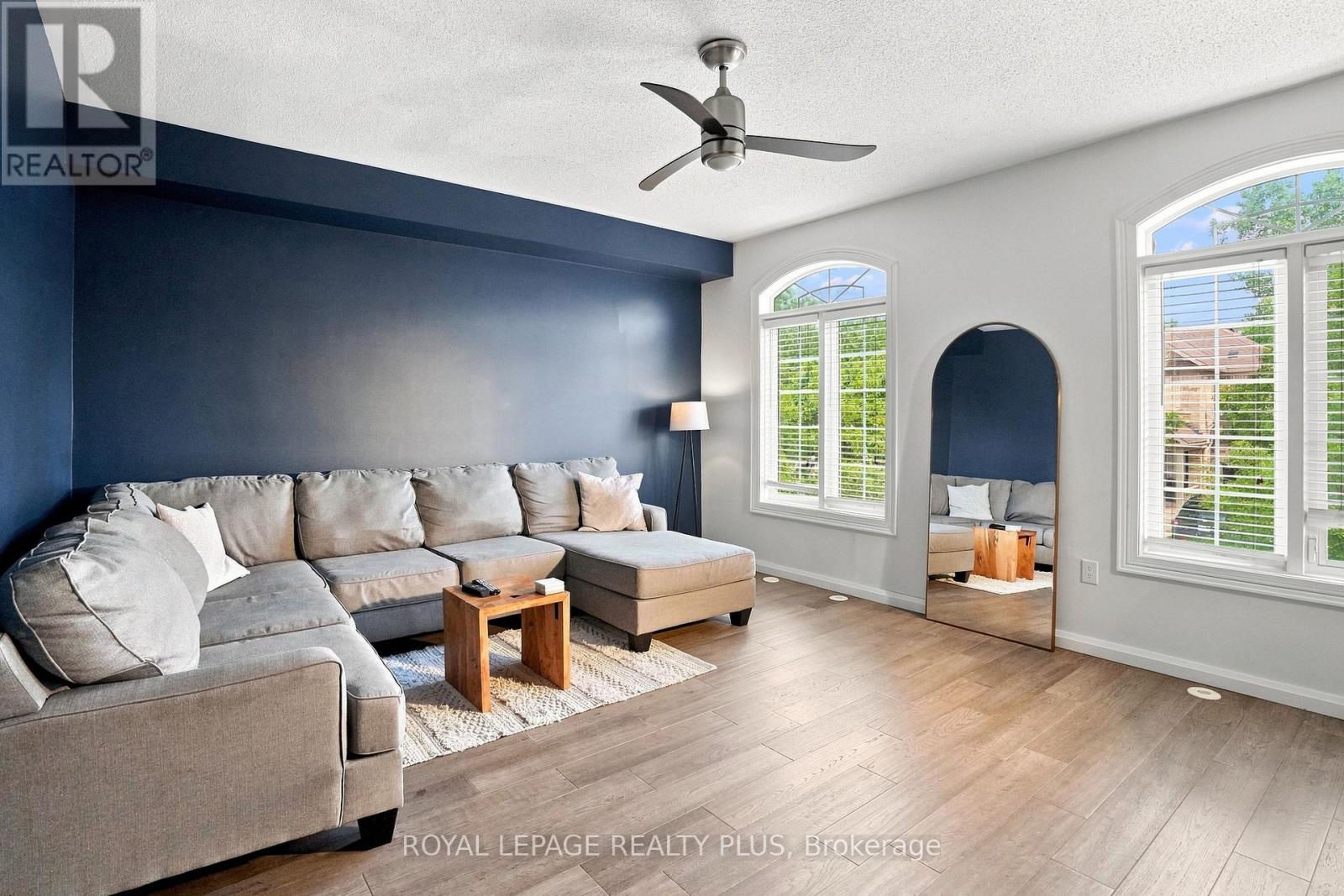2333 Sutton Drive, Burlington, Ontario  L7L 6Y9 - Photo 15 - W13557874