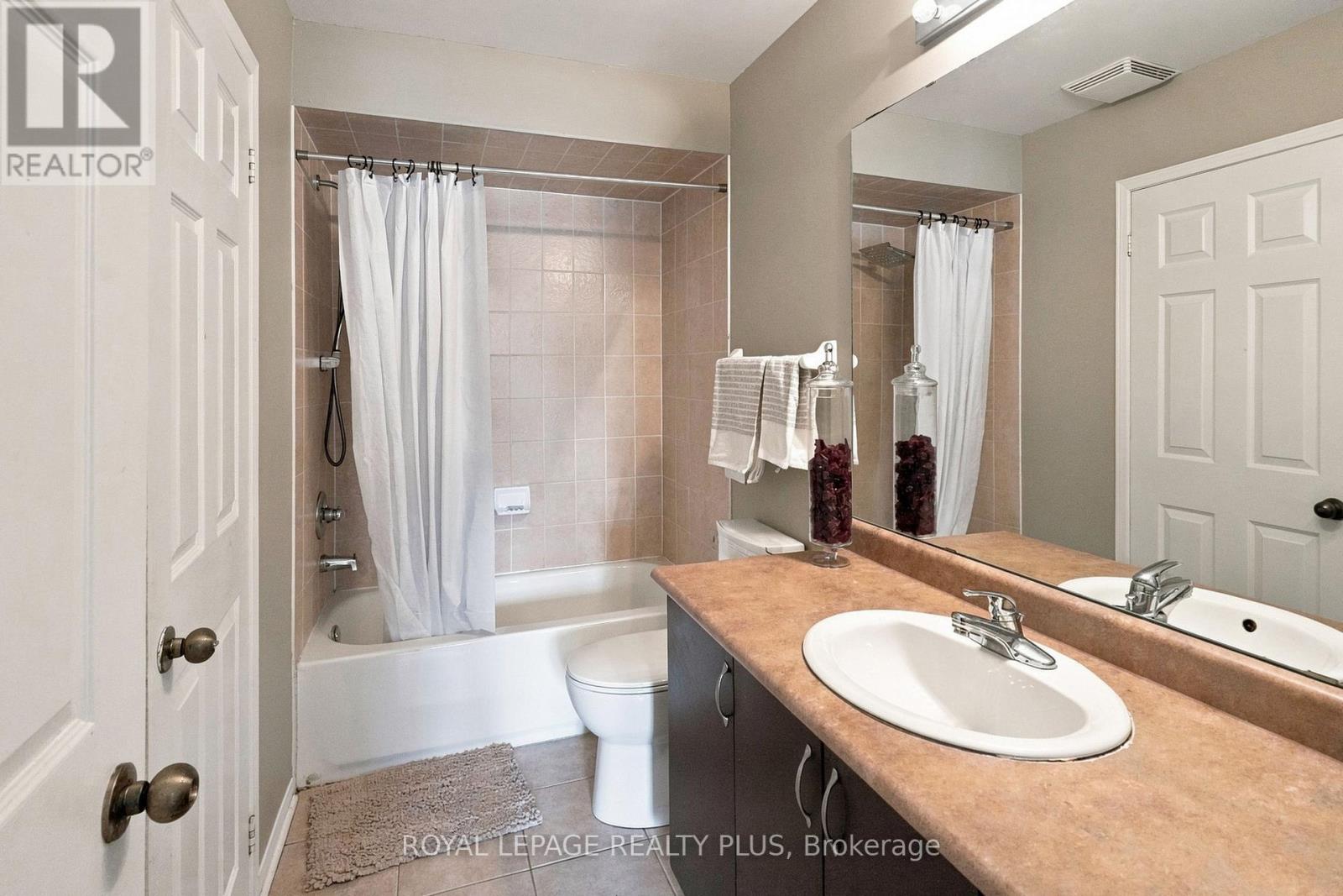 2333 Sutton Drive, Burlington, Ontario  L7L 6Y9 - Photo 22 - W13557874