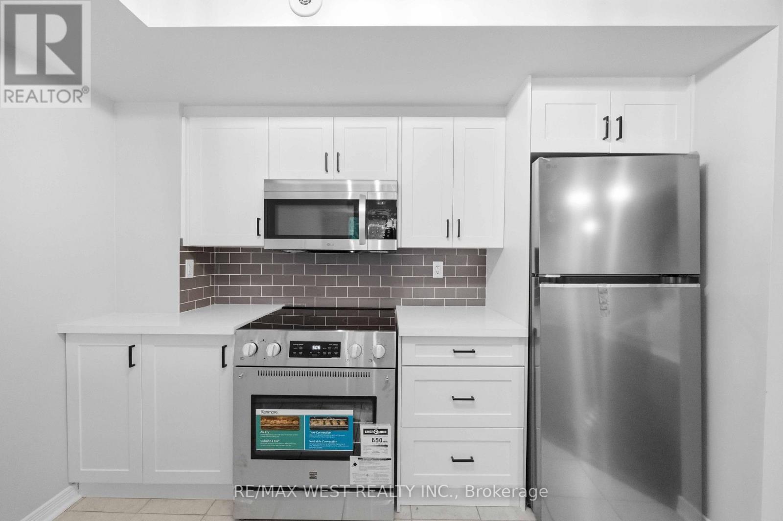 122 - 20 Elsie Lane, Toronto, Ontario  M6P 3N9 - Photo 21 - W13657482