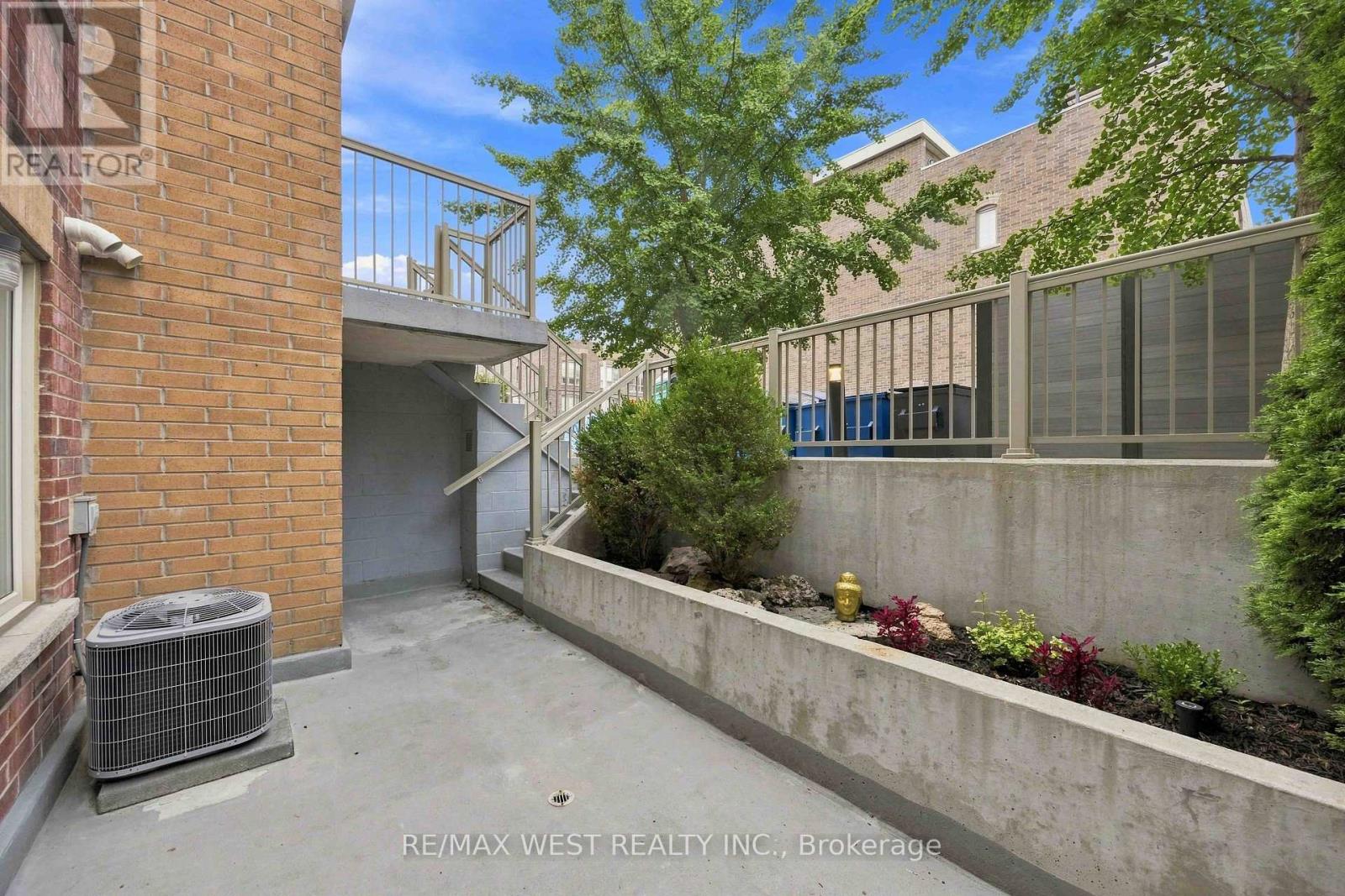 122 - 20 Elsie Lane, Toronto, Ontario  M6P 3N9 - Photo 6 - W13657482