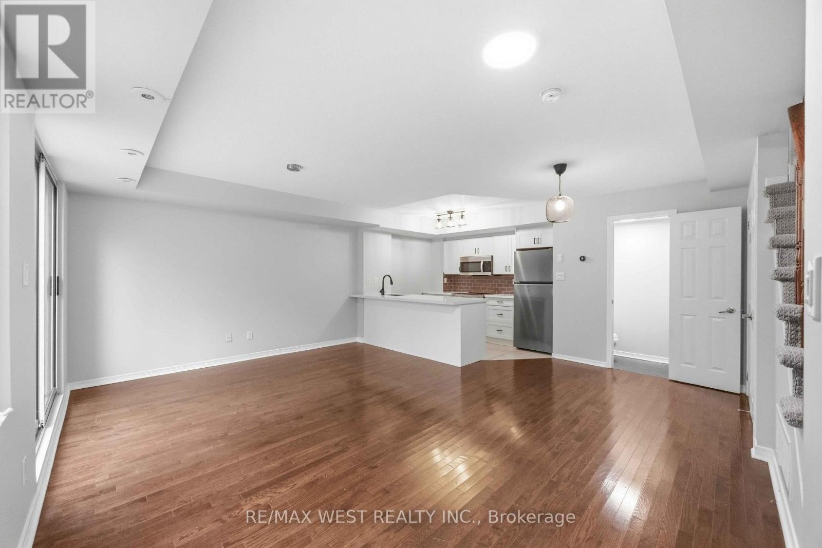 122 - 20 Elsie Lane, Toronto, Ontario  M6P 3N9 - Photo 8 - W13657482