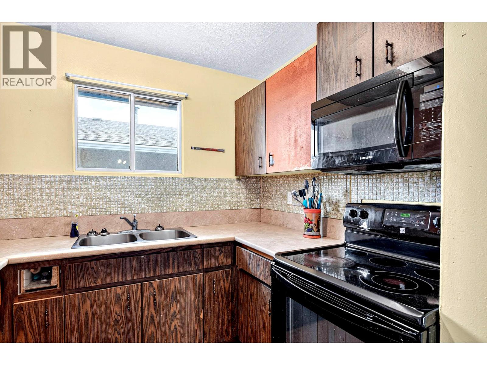 800 Valhalla Drive Unit# 40, Kamloops, British Columbia  V2B 1R8 - Photo 7 - 10397244