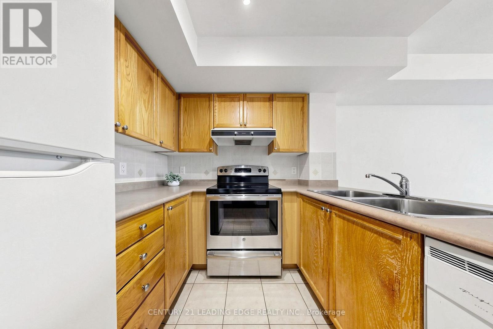 905 - 17 Barberry Place, Toronto, Ontario  M2K 3E2 - Photo 8 - C13657998