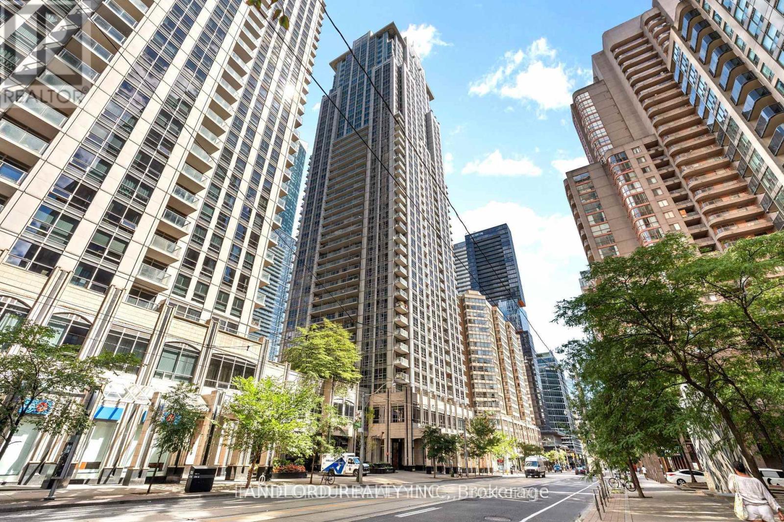 2802 - 761 BAY STREET, Toronto, Ontario