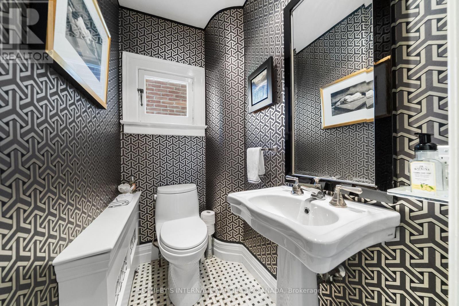 236 Poplar Plains Road, Toronto, Ontario  M4V 2N7 - Photo 13 - C13658168