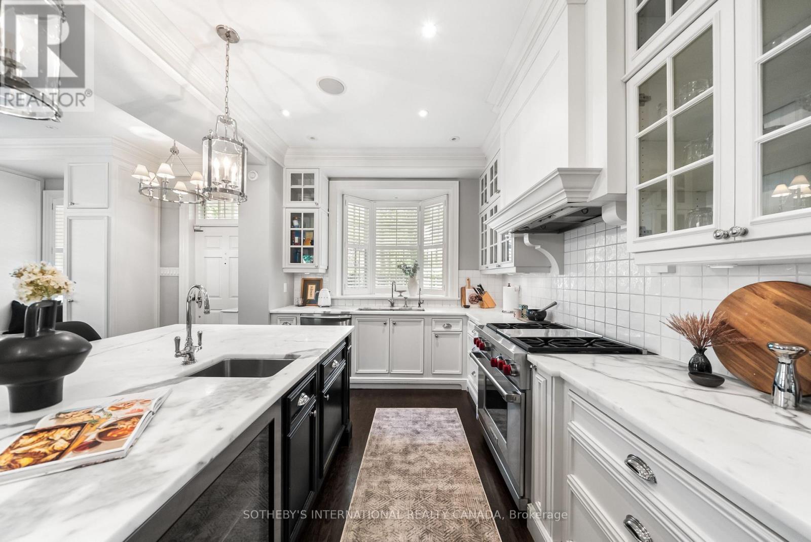 236 Poplar Plains Road, Toronto, Ontario  M4V 2N7 - Photo 20 - C13658168