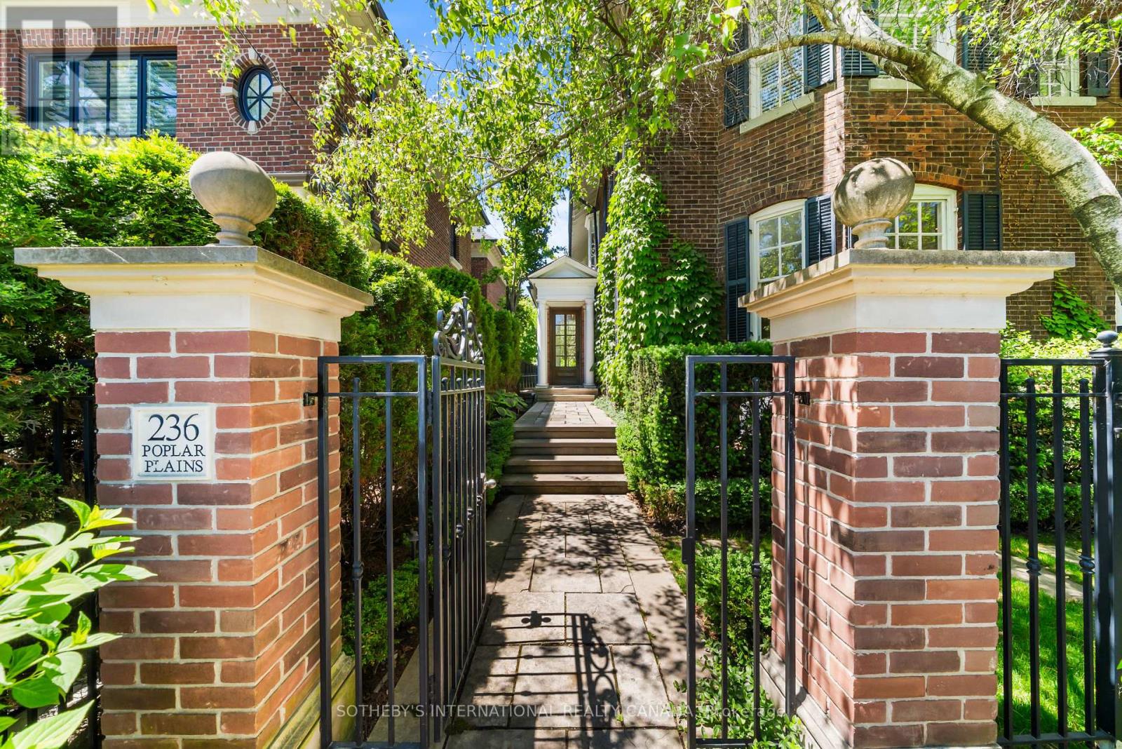 236 Poplar Plains Road, Toronto, Ontario  M4V 2N7 - Photo 3 - C13658168