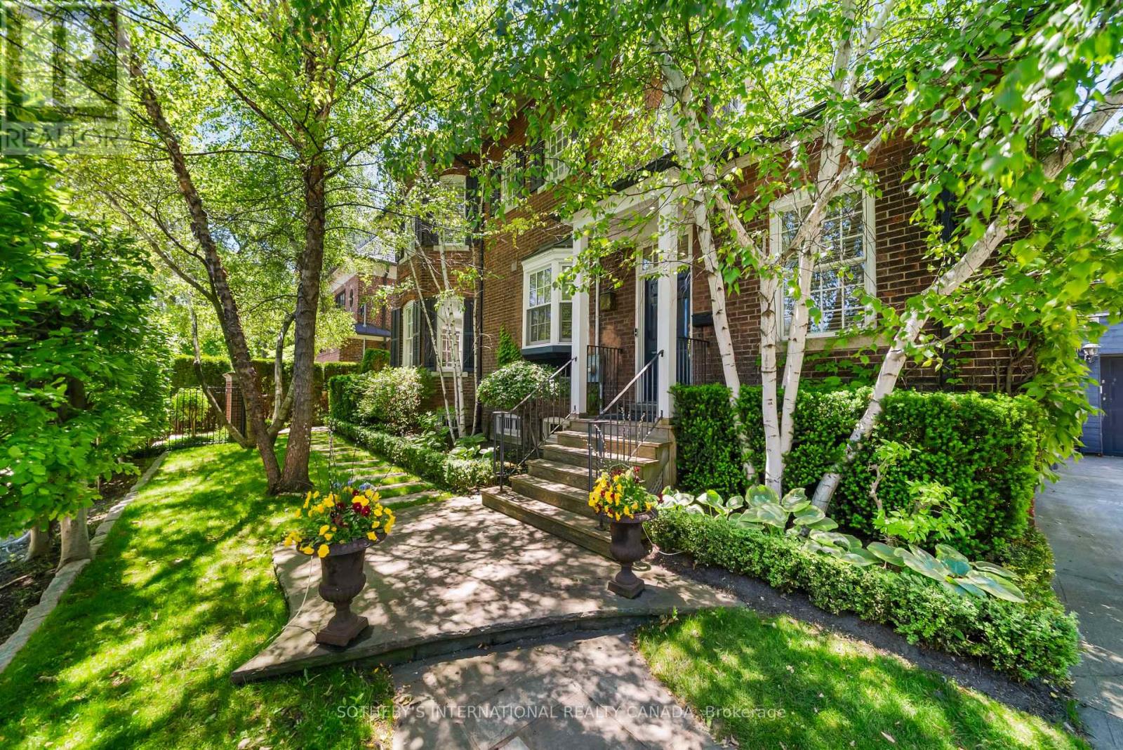 236 Poplar Plains Road, Toronto, Ontario  M4V 2N7 - Photo 5 - C13658168