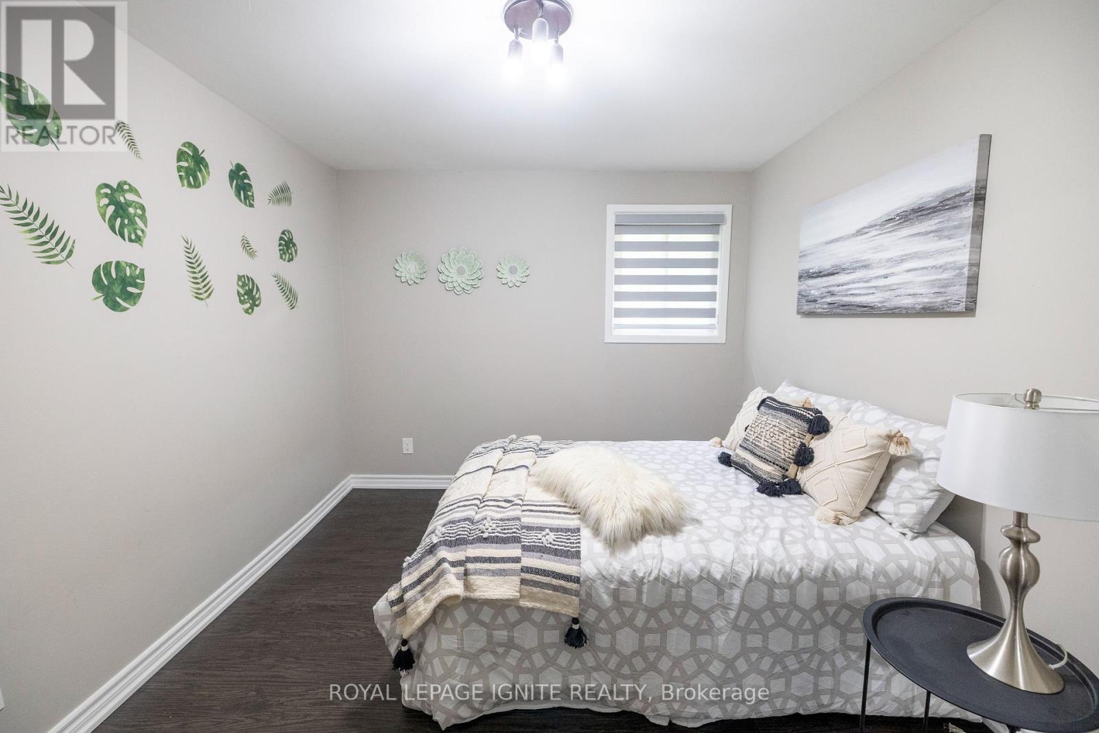 803 Fairview Avenue, Pickering, Ontario  L1W 1M7 - Photo 11 - E13657952