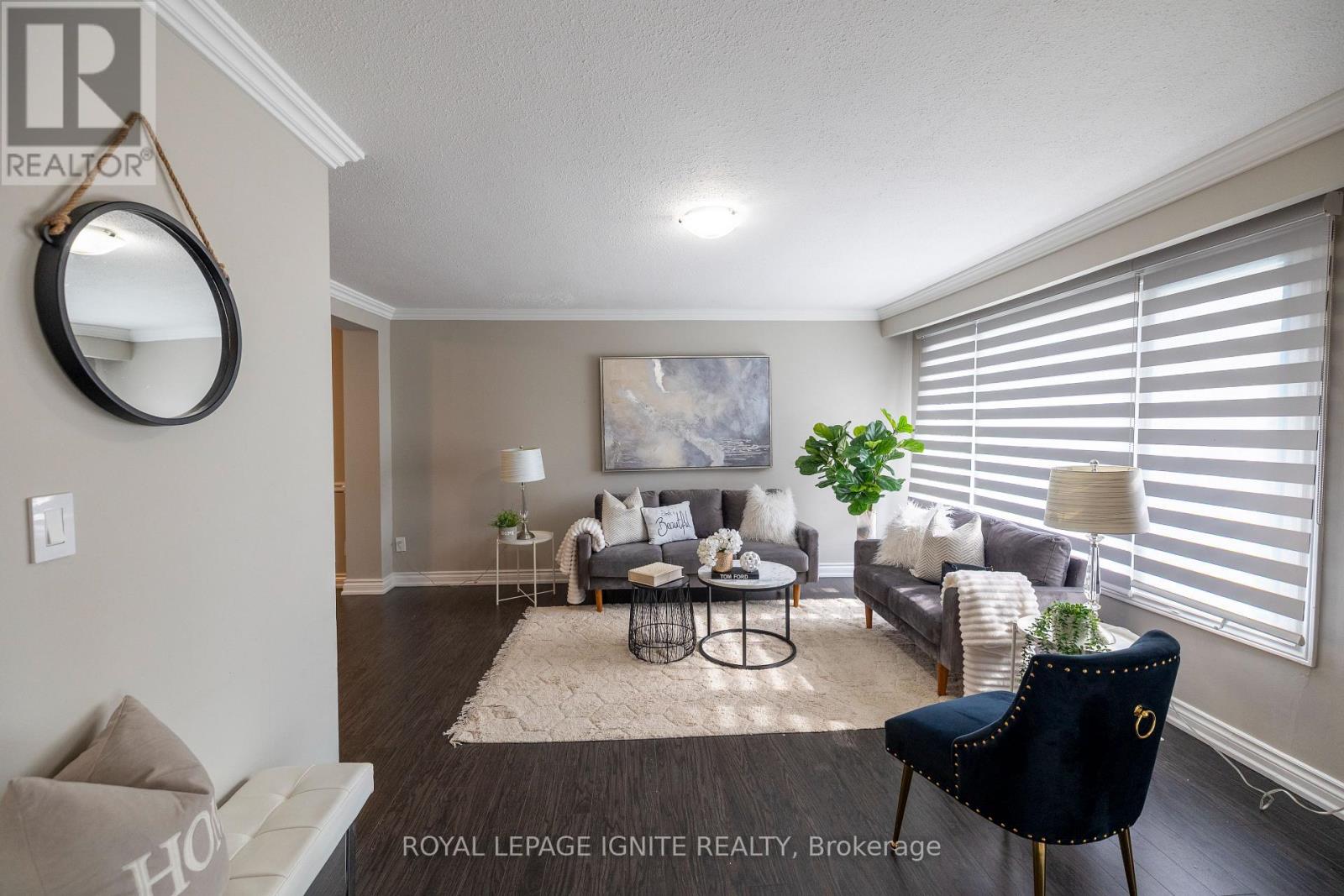 803 Fairview Avenue, Pickering, Ontario  L1W 1M7 - Photo 2 - E13657952