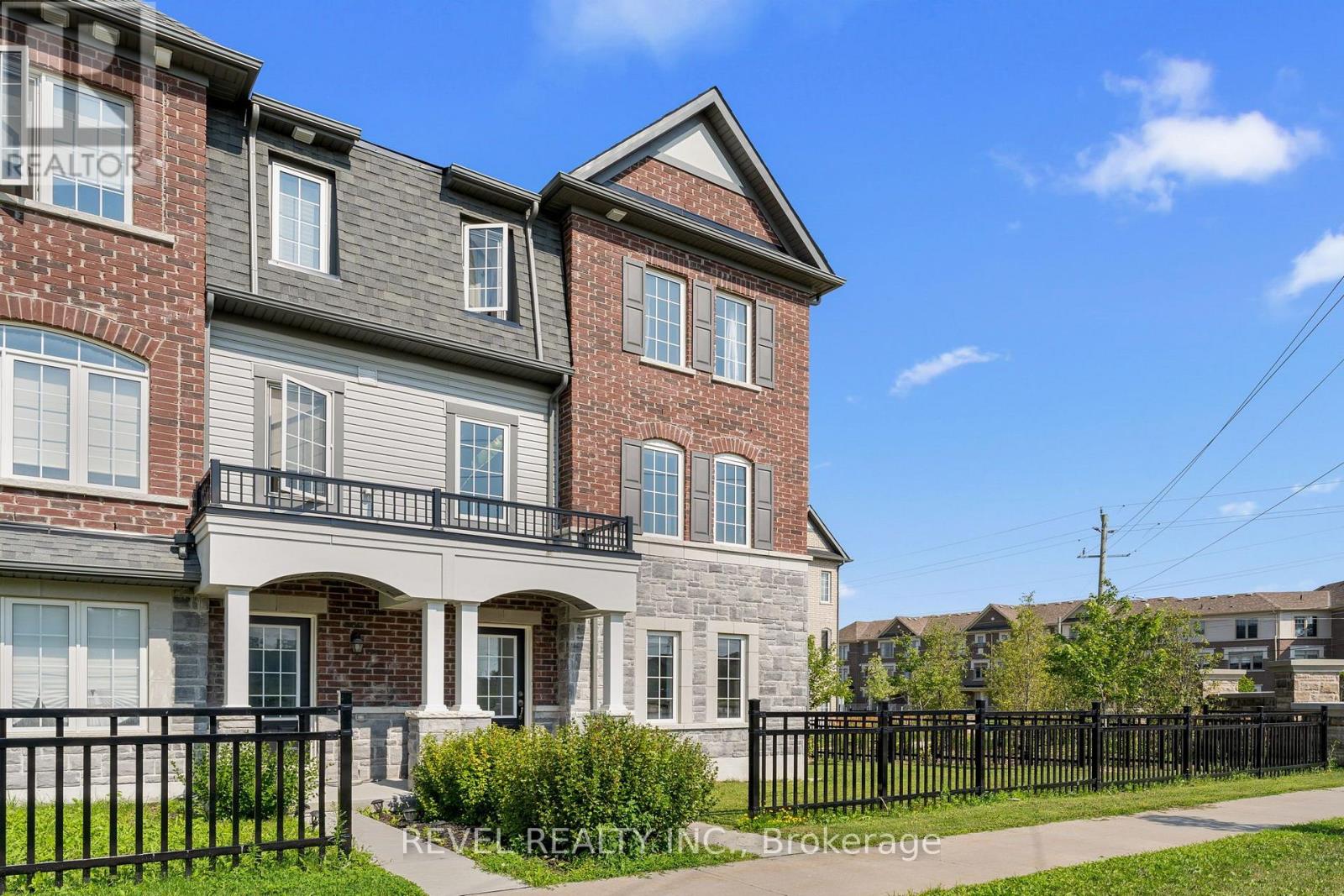 61 Honey Crisp Lane, Clarington, Ontario  L1C 3K2 - Photo 2 - E13657988
