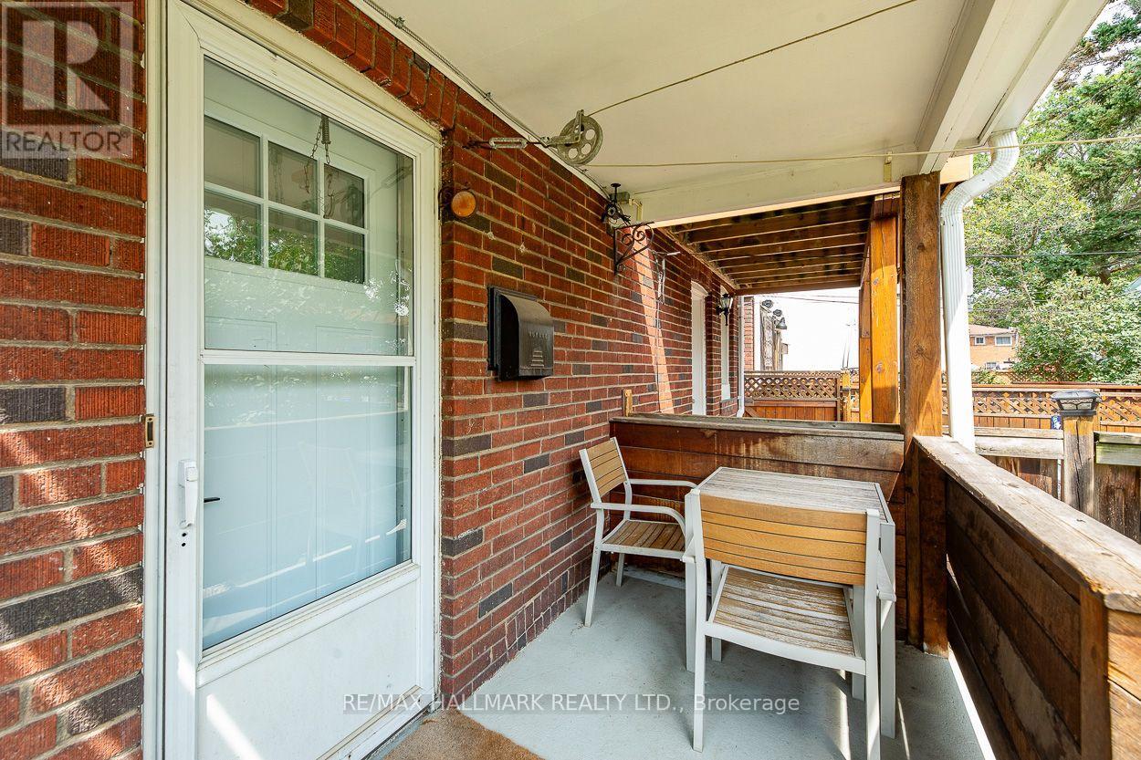 Main - 2159 Gerrard Street E, Toronto, Ontario  M4E 2C4 - Photo 12 - E13658104