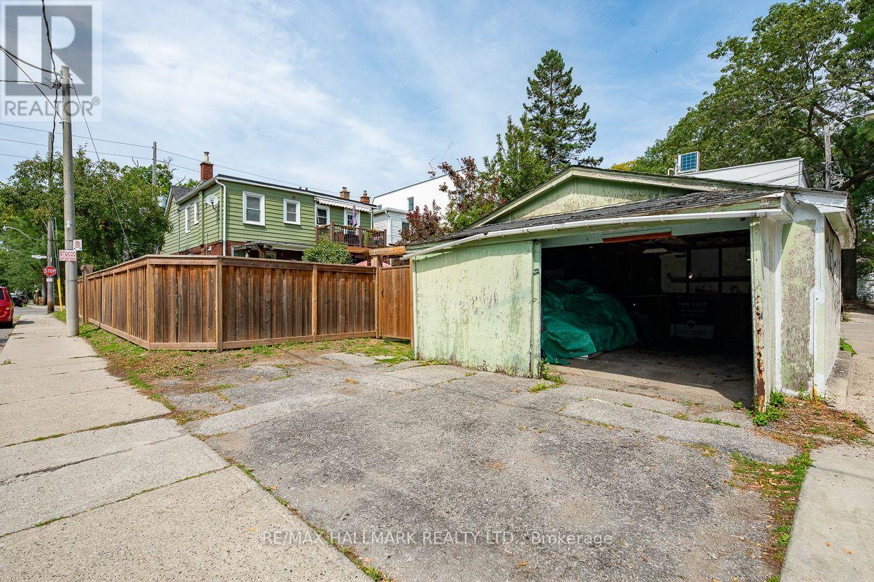 Main - 2159 Gerrard Street E, Toronto, Ontario  M4E 2C4 - Photo 15 - E13658104