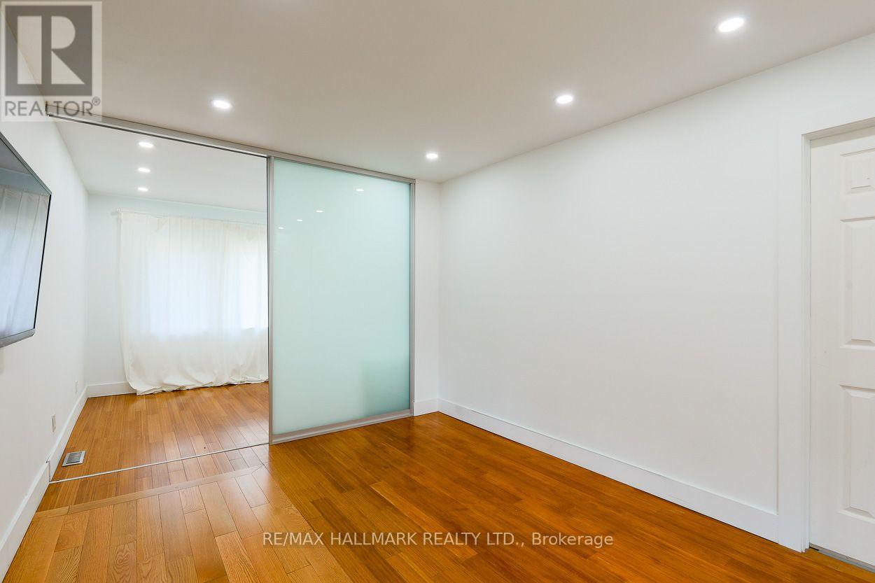 Main - 2159 Gerrard Street E, Toronto, Ontario  M4E 2C4 - Photo 8 - E13658104