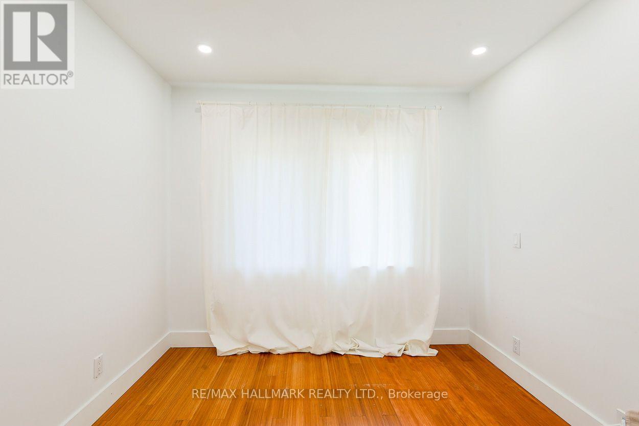 Main - 2159 Gerrard Street E, Toronto, Ontario  M4E 2C4 - Photo 9 - E13658104