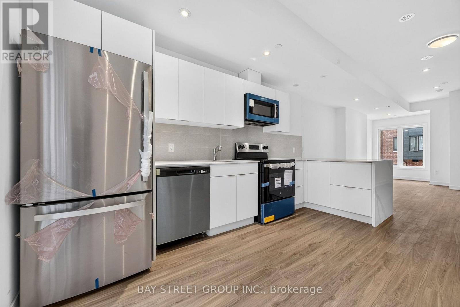 29 Calamint Lane, Toronto, Ontario  M1W 2H1 - Photo 16 - E13658116