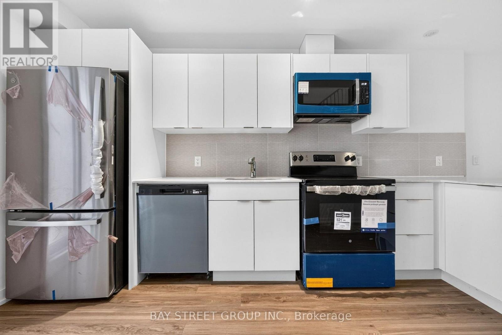 29 Calamint Lane, Toronto, Ontario  M1W 2H1 - Photo 17 - E13658116