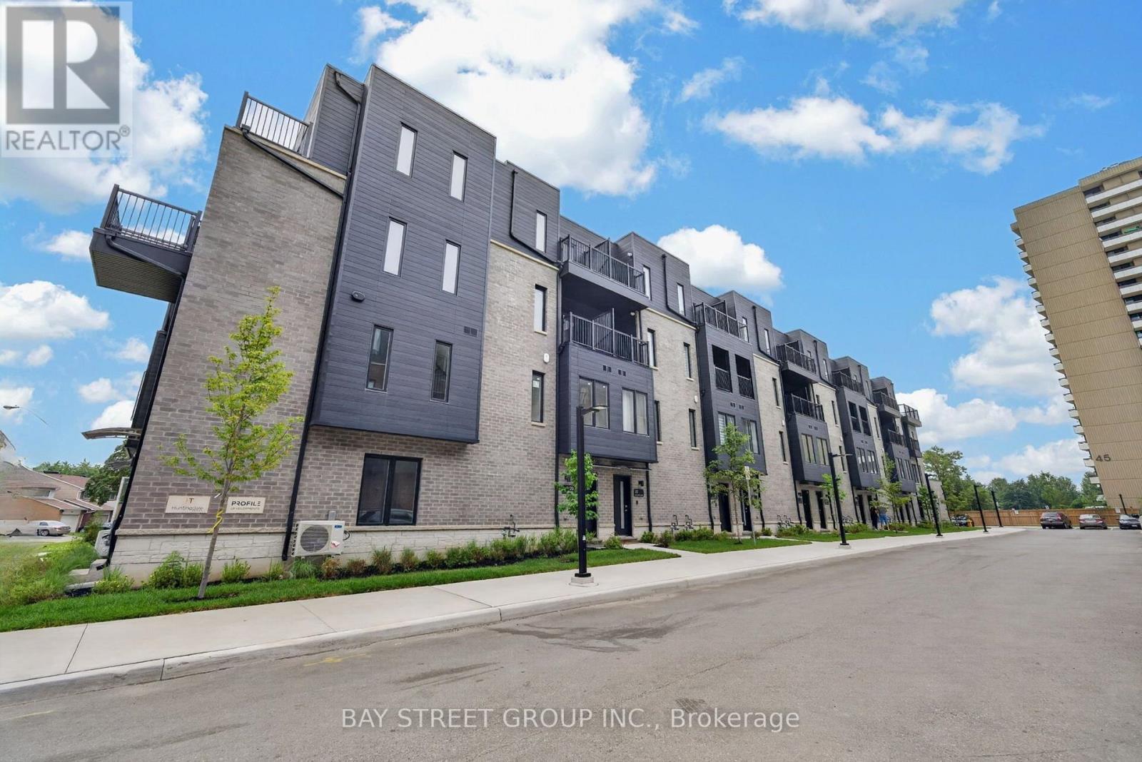 29 Calamint Lane, Toronto, Ontario  M1W 2H1 - Photo 2 - E13658116