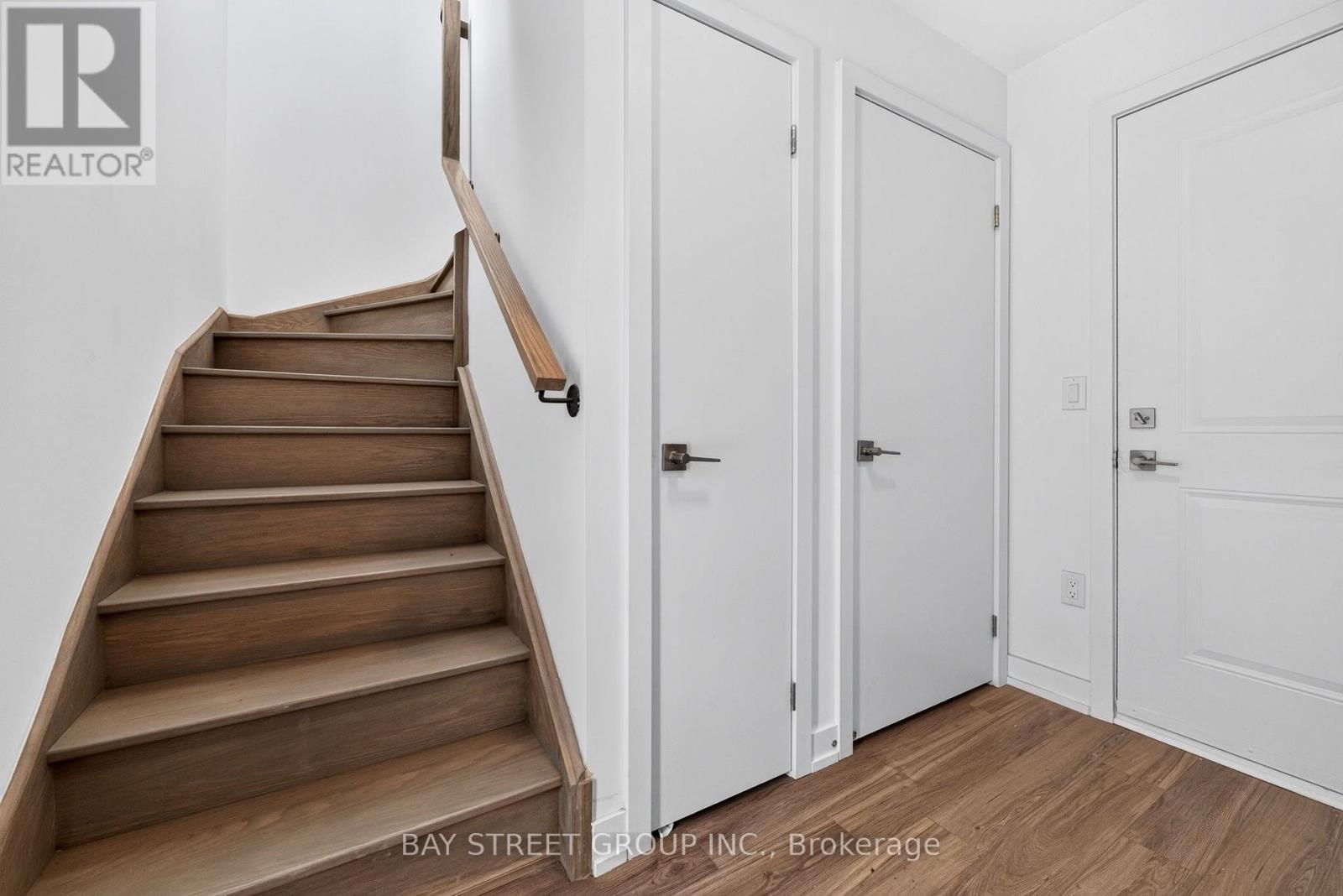 29 Calamint Lane, Toronto, Ontario  M1W 2H1 - Photo 8 - E13658116