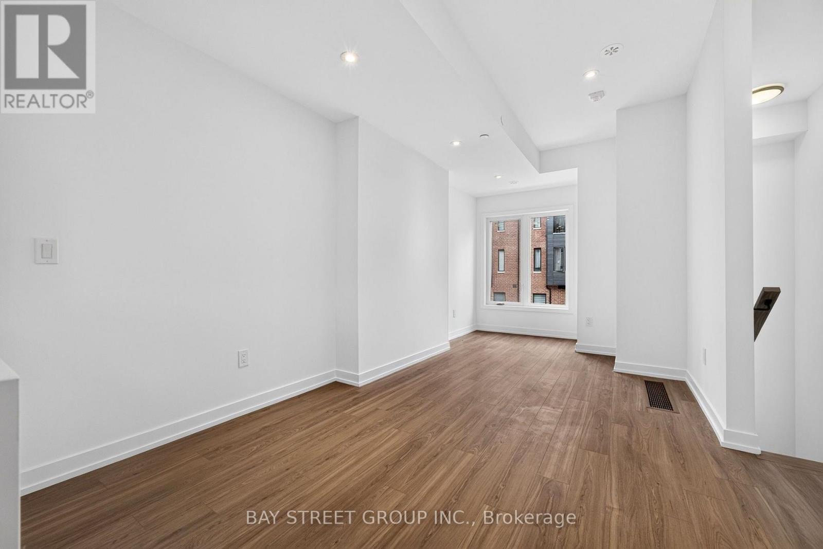 29 Calamint Lane, Toronto, Ontario  M1W 2H1 - Photo 9 - E13658116