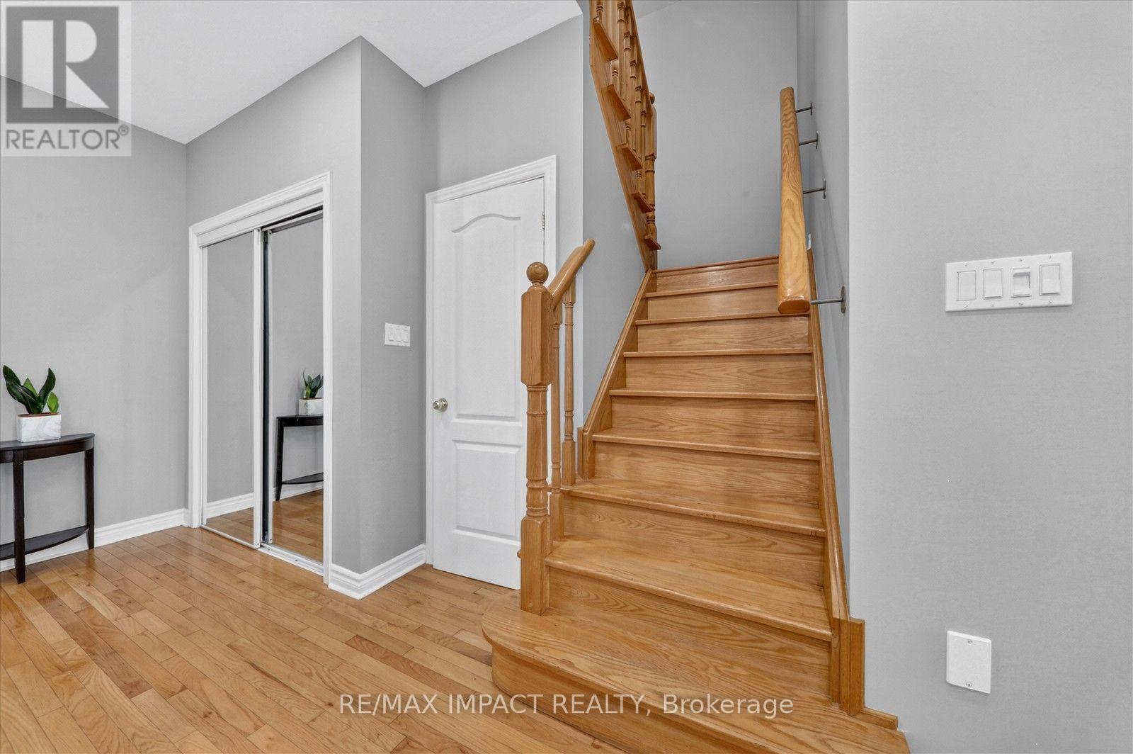 22 Canary Street, Whitby, Ontario  L1R 0K2 - Photo 10 - E13658124