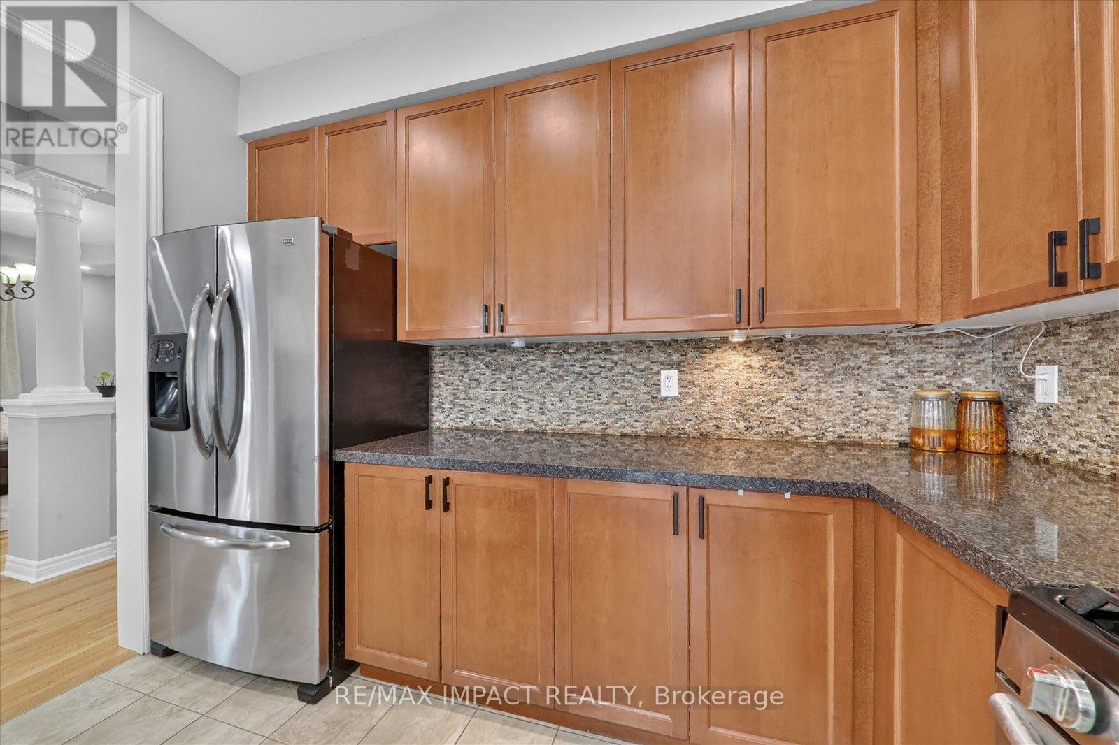 22 Canary Street, Whitby, Ontario  L1R 0K2 - Photo 13 - E13658124