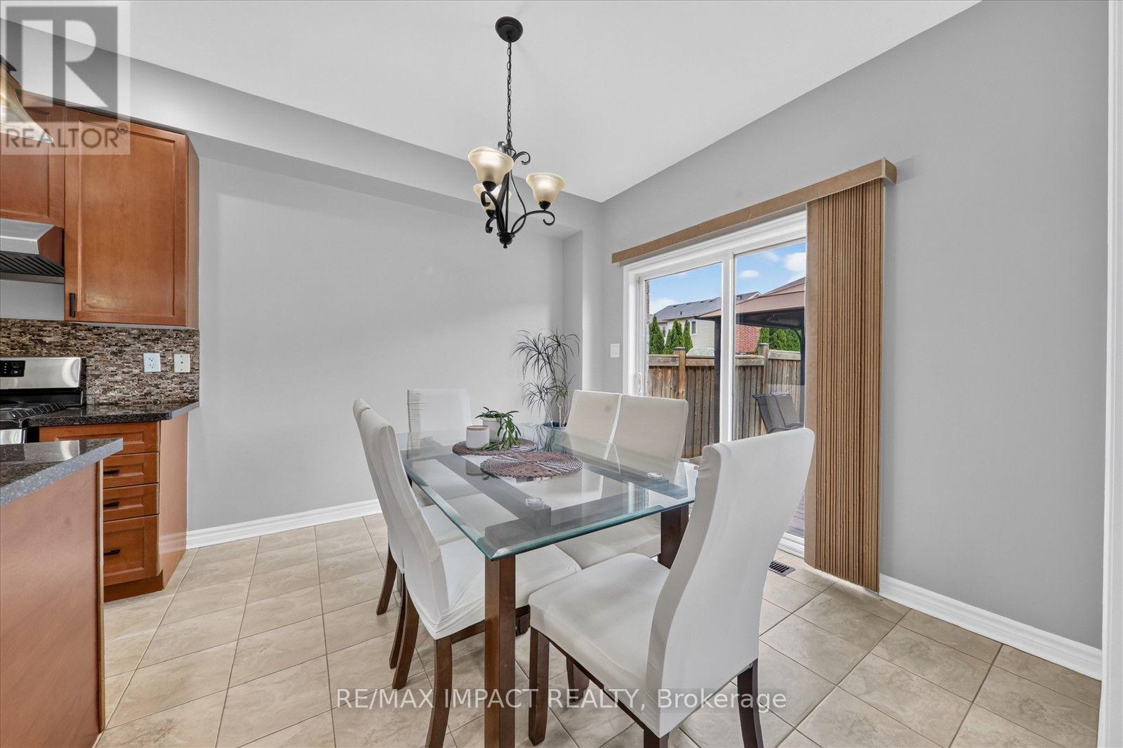 22 Canary Street, Whitby, Ontario  L1R 0K2 - Photo 15 - E13658124