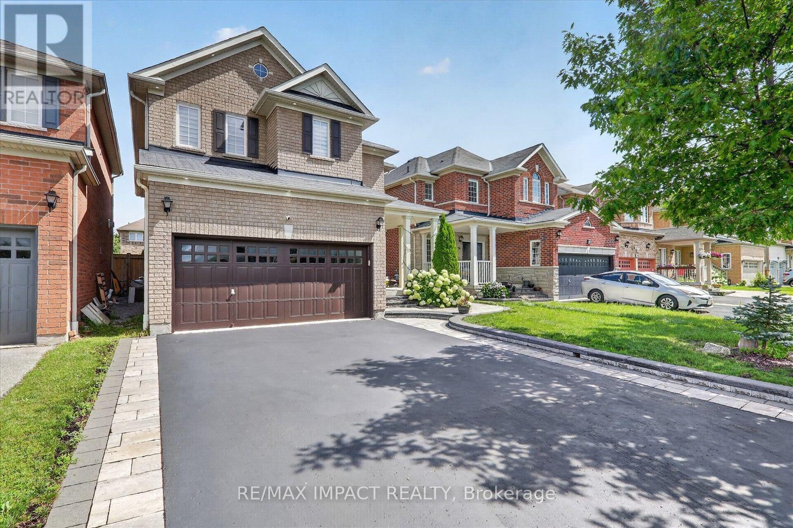 22 Canary Street, Whitby, Ontario  L1R 0K2 - Photo 2 - E13658124