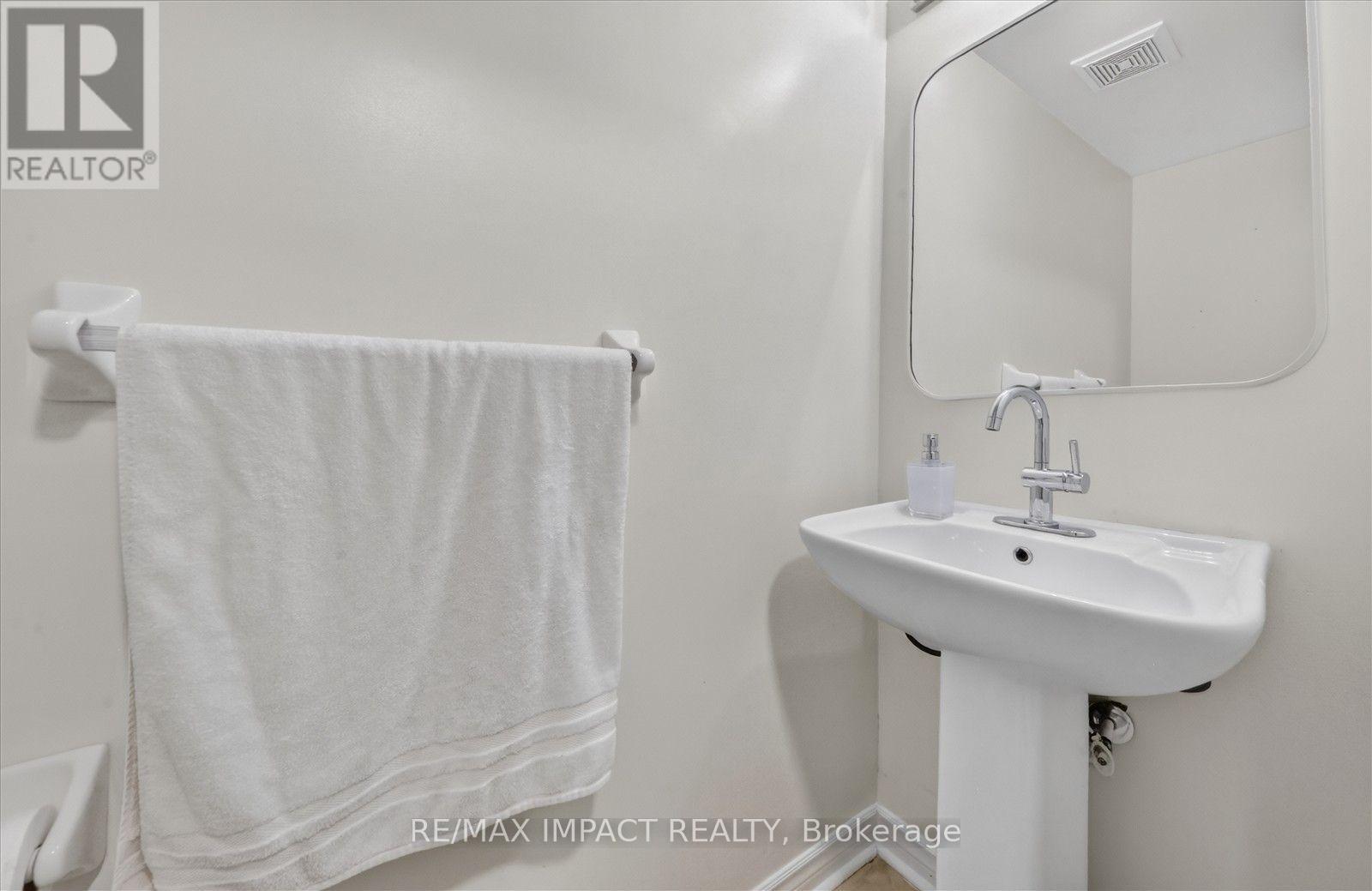22 Canary Street, Whitby, Ontario  L1R 0K2 - Photo 20 - E13658124