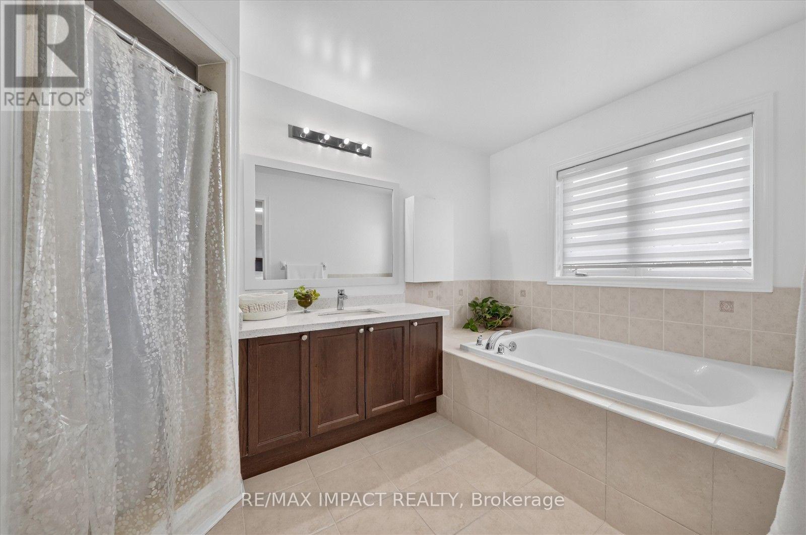 22 Canary Street, Whitby, Ontario  L1R 0K2 - Photo 25 - E13658124