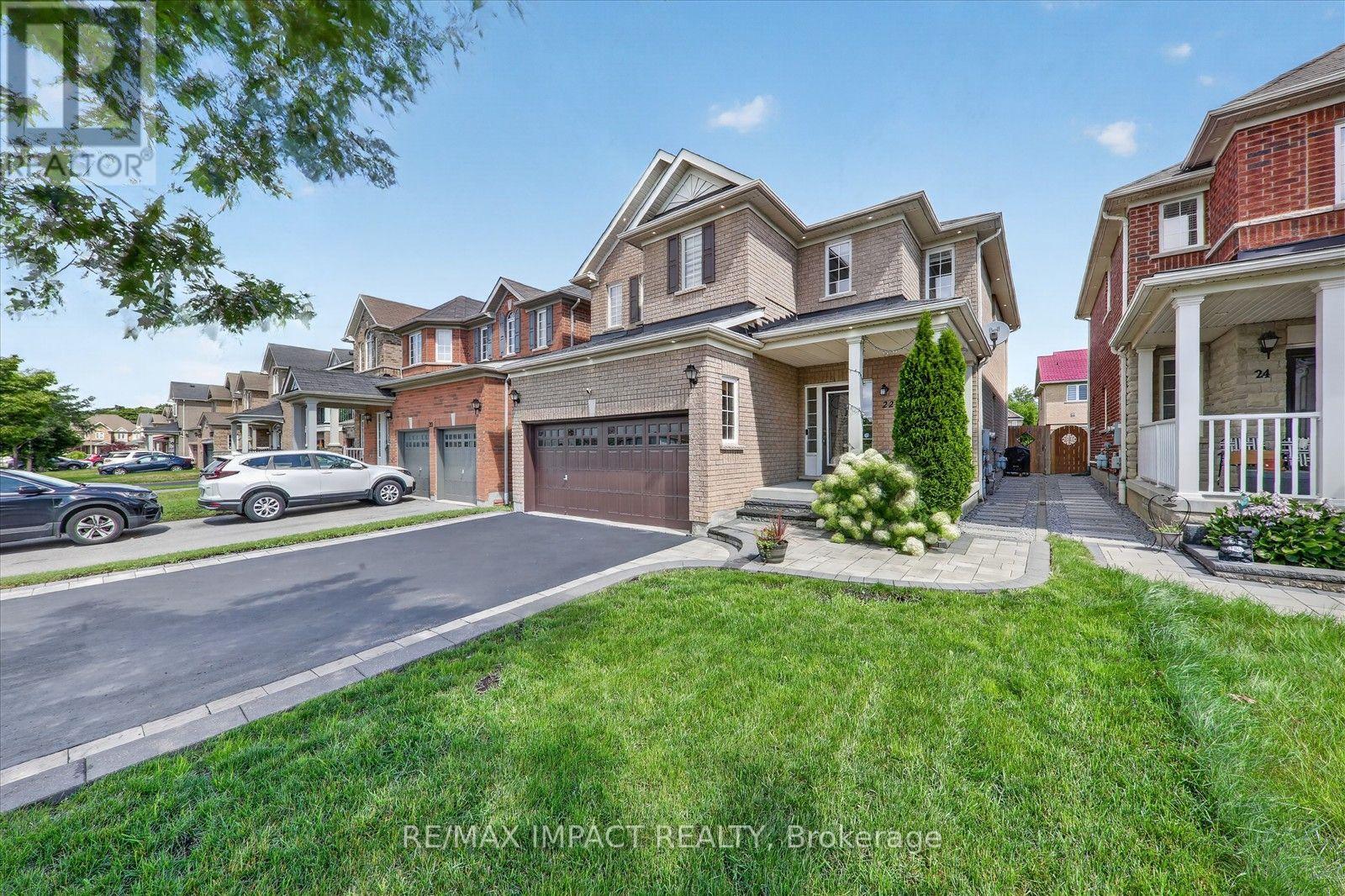22 Canary Street, Whitby, Ontario  L1R 0K2 - Photo 3 - E13658124