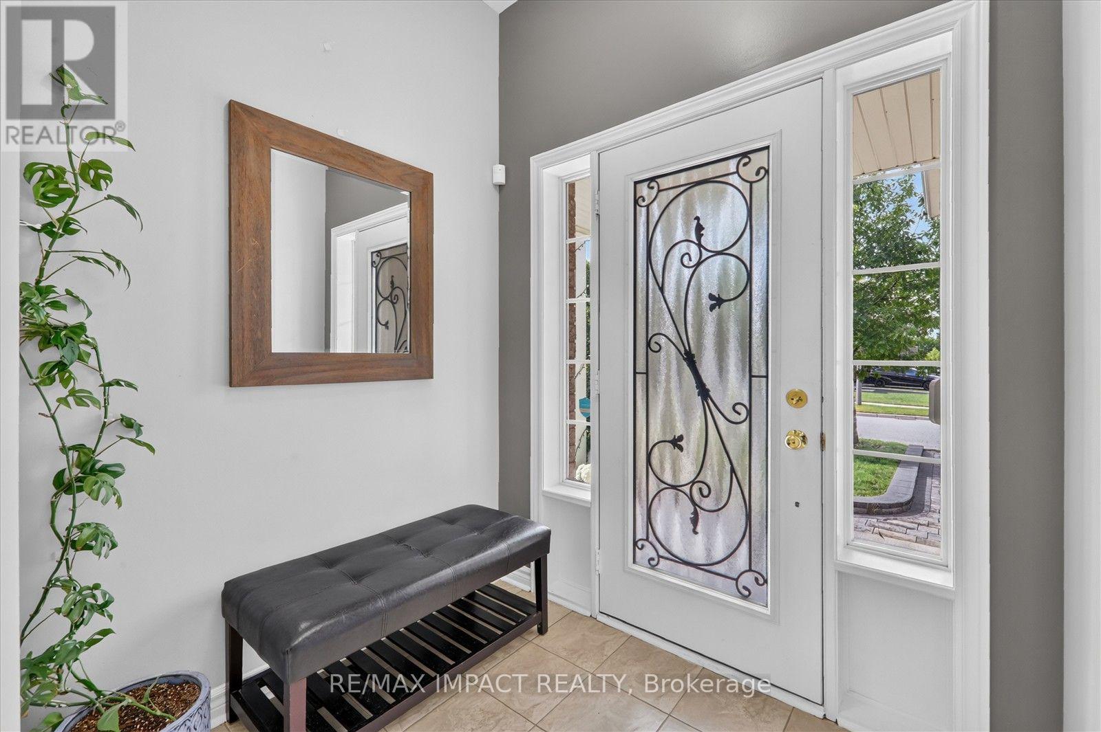 22 Canary Street, Whitby, Ontario  L1R 0K2 - Photo 6 - E13658124