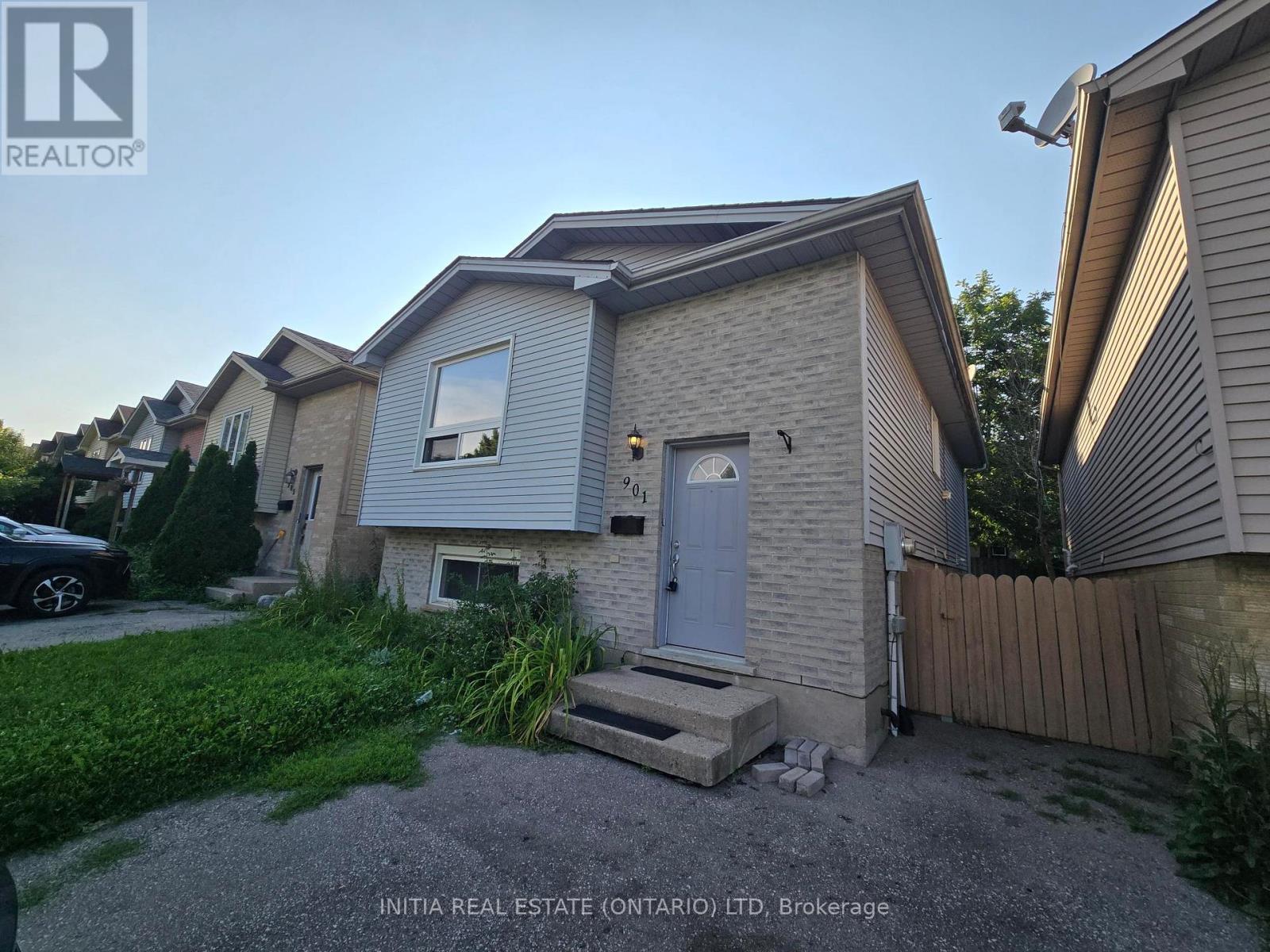 901 LAWSON ROAD, London North, Ontario