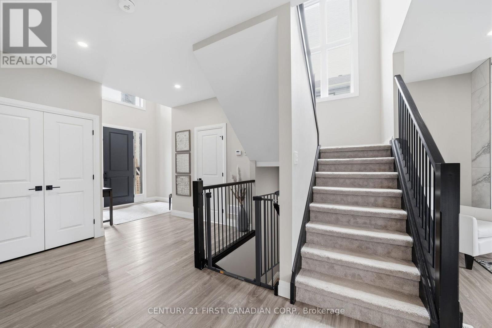 15 Nicholson Street, Lucan Biddulph, Ontario  N0M 2J0 - Photo 6 - X13658120