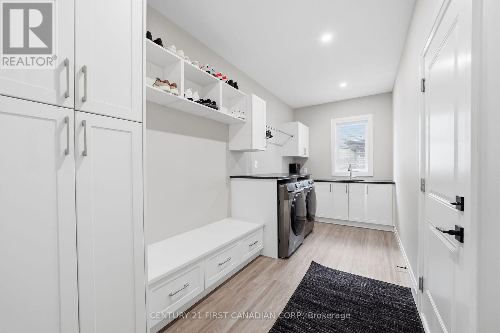 15 Nicholson Street, Lucan Biddulph, Ontario  N0M 2J0 - Photo 7 - X13658120