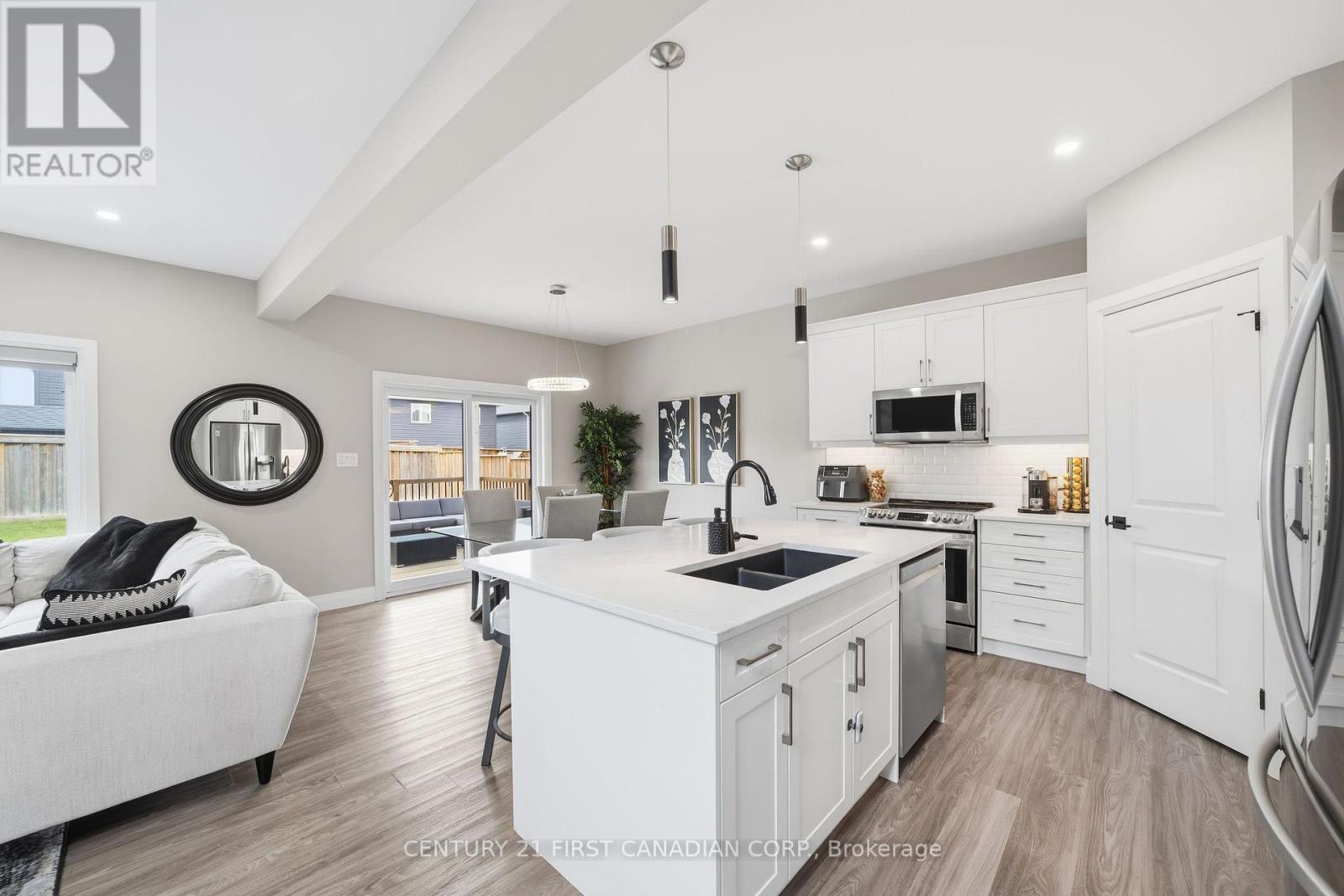 15 Nicholson Street, Lucan Biddulph, Ontario  N0M 2J0 - Photo 9 - X13658120