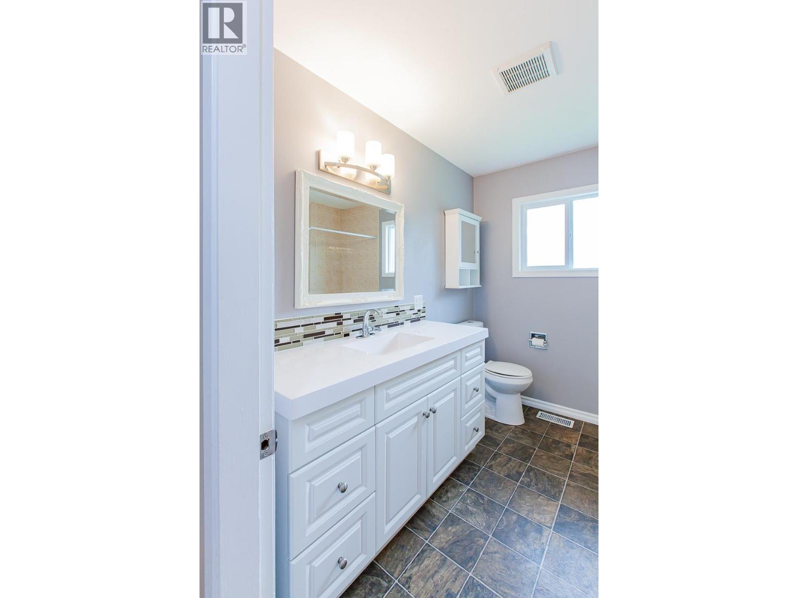1669 Westmount Drive, Kamloops, British Columbia  V2B 6A4 - Photo 9 - 10397260