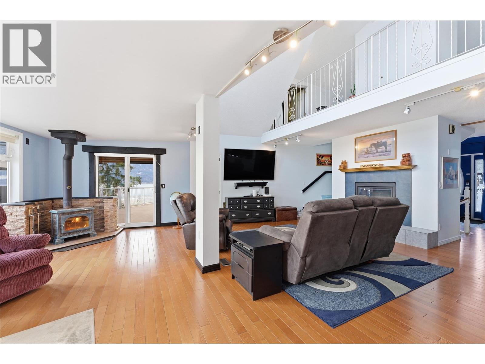 3690 Southview Road, Tappen, British Columbia  V0E 2X1 - Photo 15 - 10397324