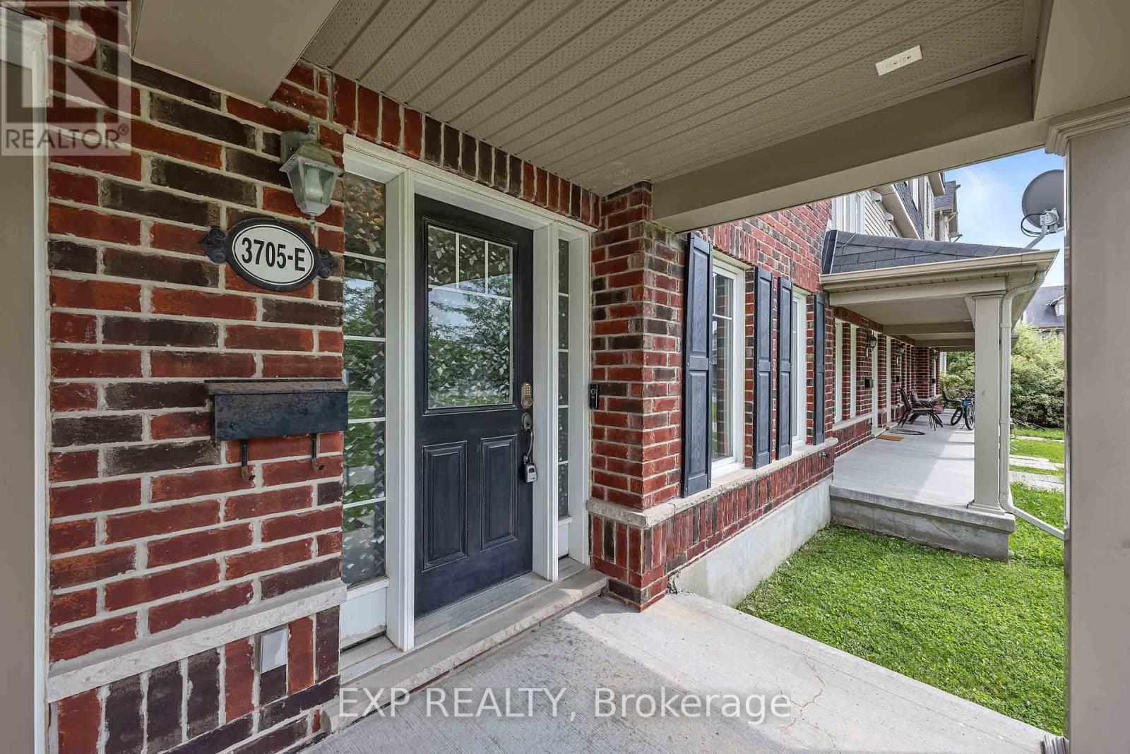 E - 3705 Riverbreeze Street, Ottawa, Ontario  K2J 0S1 - Photo 2 - X13658024