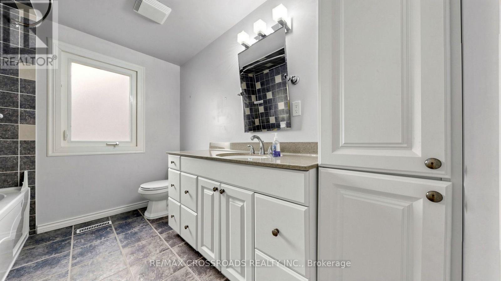 1 Redwood Lane, Markham (Unionville), Ontario  L3R 3Z1 - Photo 23 - N13658034