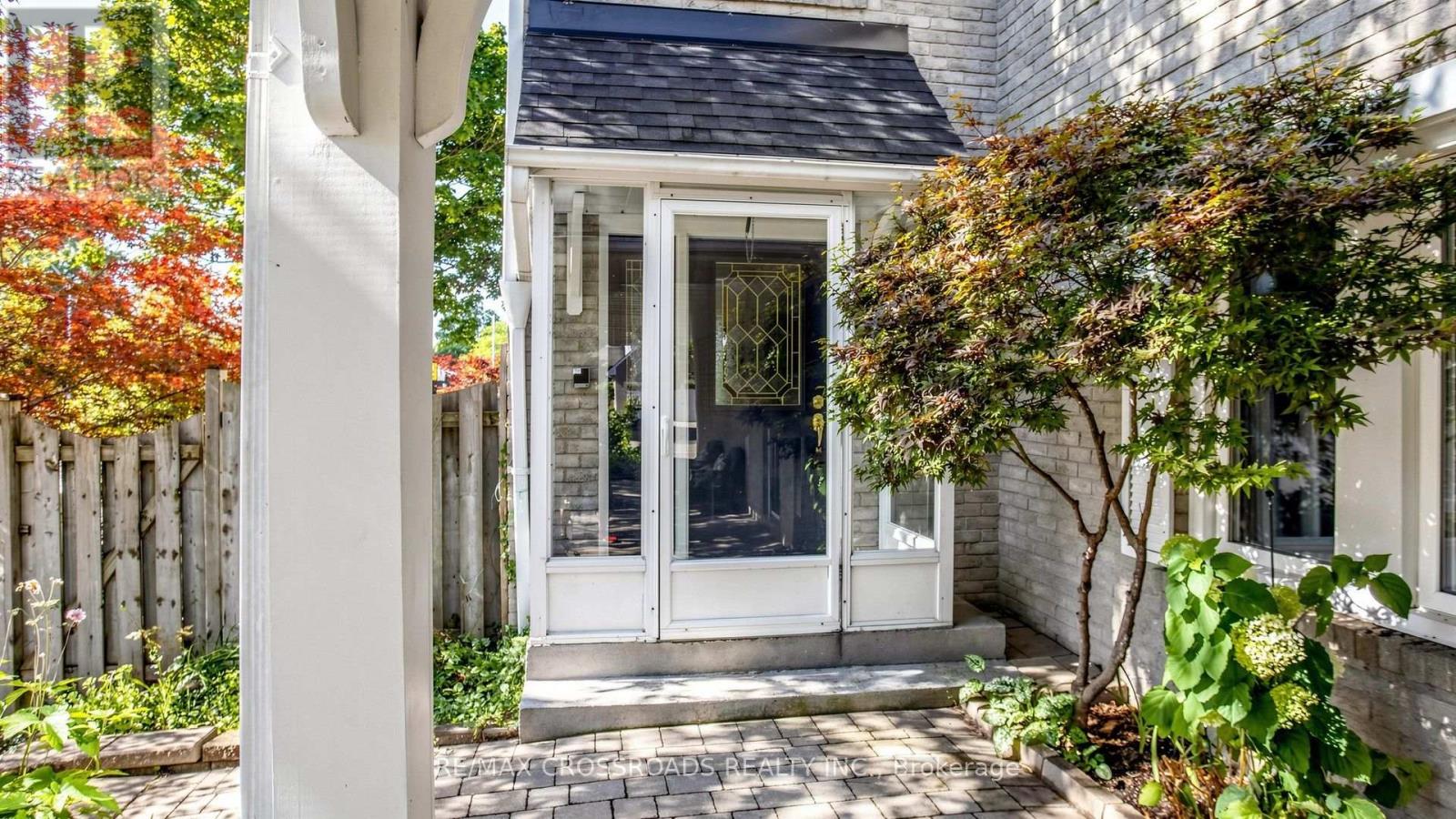 1 Redwood Lane, Markham (Unionville), Ontario  L3R 3Z1 - Photo 3 - N13658034